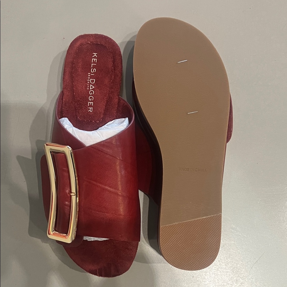 Kelsi Dagger Red Mules with Gold Buckle - Picture 3 of 3